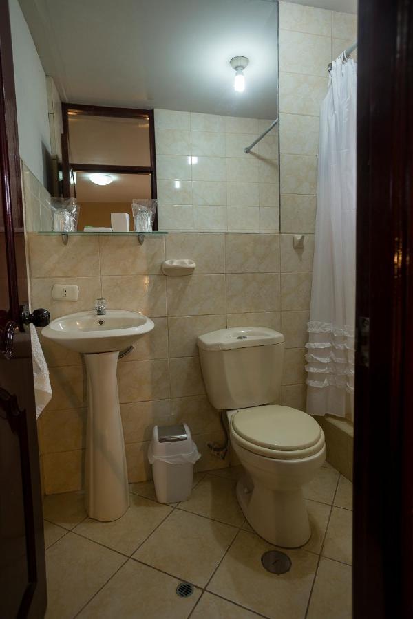 Yucay Plaza Inn Экстерьер фото